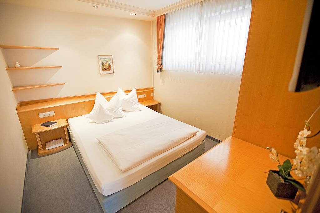 Hotel Krone Ohg Gerlingen Cameră foto